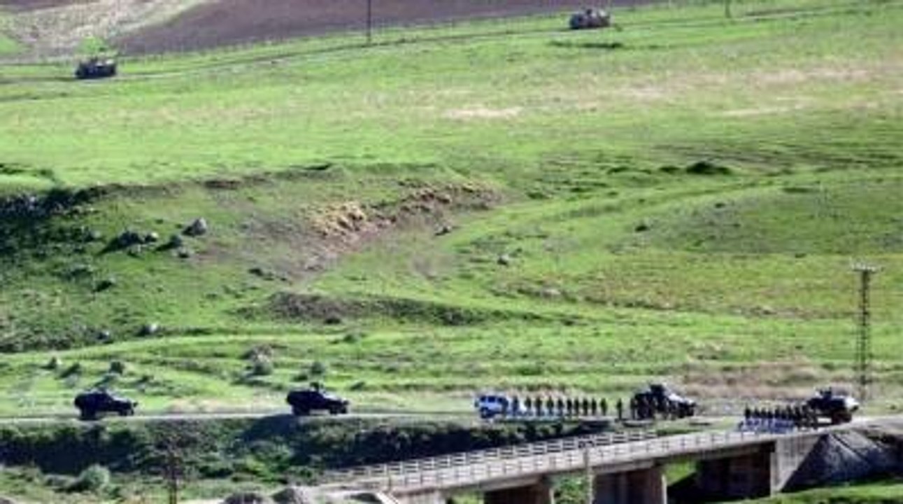 TSK'dan Suriye Sınırına Asker Sevkiyatı