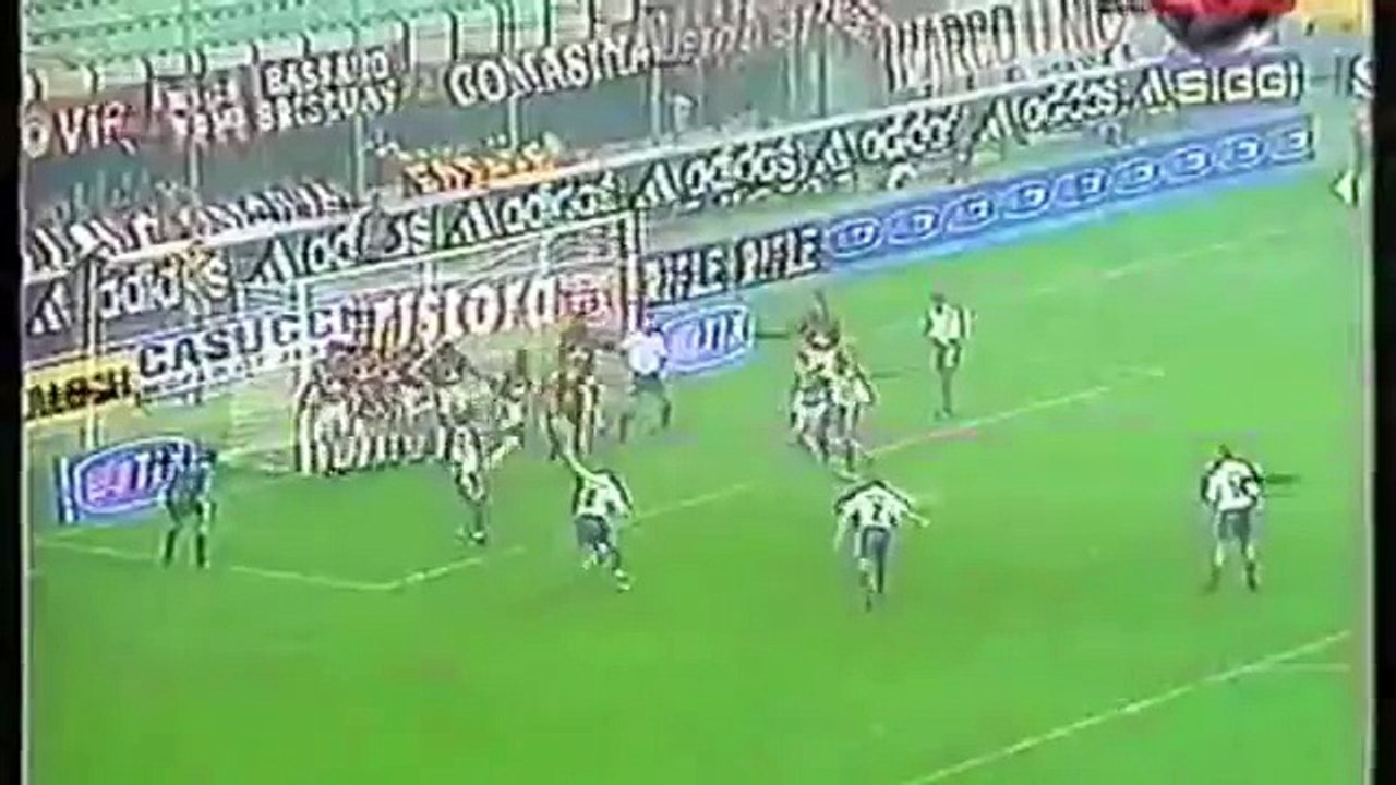✰ BATISTUTA ✰ freekick compilation !!!