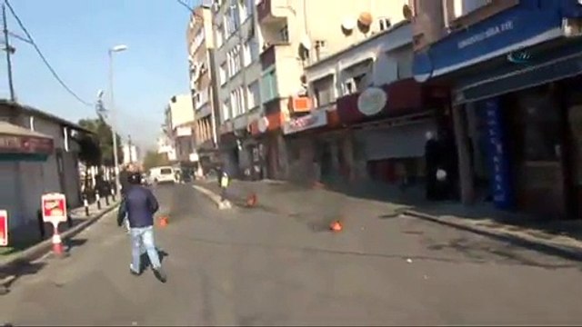 Yaşlı kadın olayların ortasında kaldı