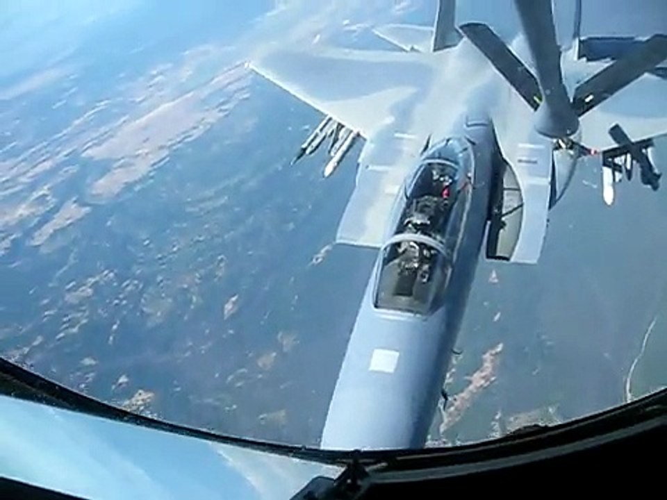 F15 Mid-Air Refueling