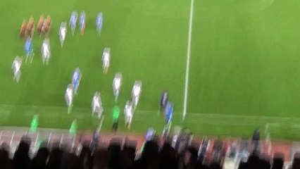 Η αποχώρηση των δύο ομάδων για τα αποδυτήρια