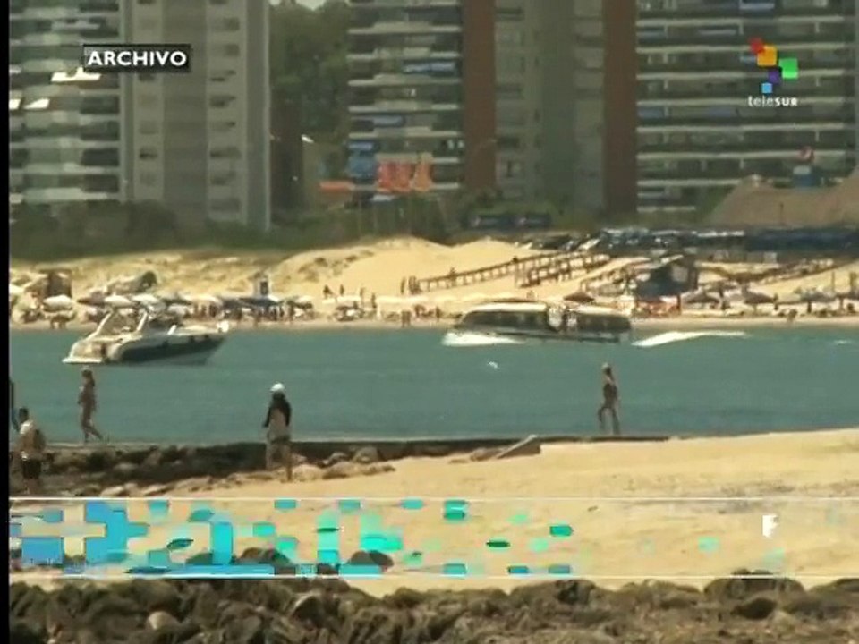 New poll shows Socialist candidate Vazquez ahead in Uruguay