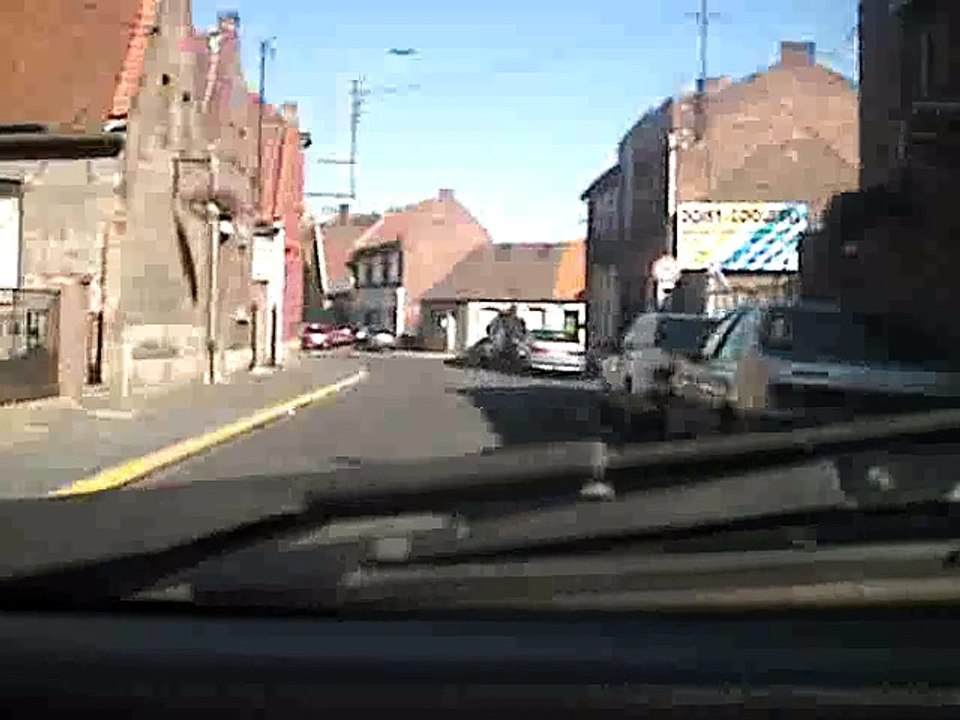 on crame la bagnole à la piscine