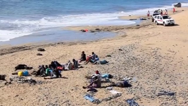 Immigrants on Canary Island tourist beach spark Ebola fears