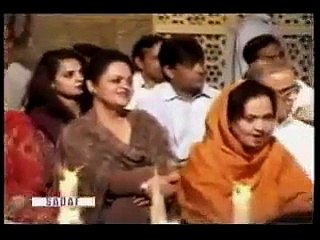 EK BAR MUSKRA DO EK BARa MUSKRAa DOo. Very Beautiful Gazal "MUNNI BEGUM".