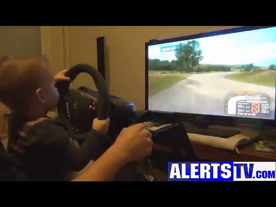 CHILD PLAYING THE CAR GAME