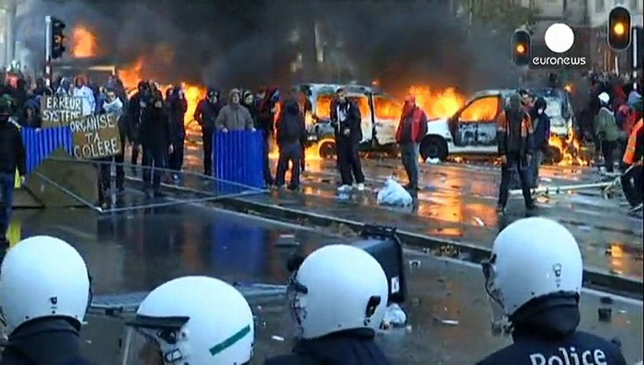 Arden las calles de Bruselas