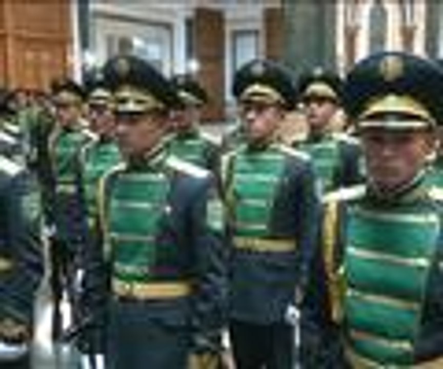 Erdoğan bu sefer iki ülkenin bayrağını yerden aldı