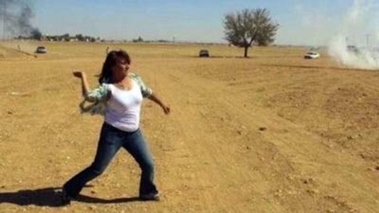 Aysel Tuğluk: Bir Taş Attım AKP'nin 40 Akıllısı Uğraşıyor