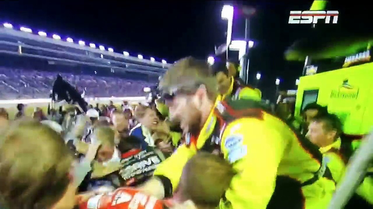 Bagarre générale en NASCAR : Jeff Gordon VS Brad K.