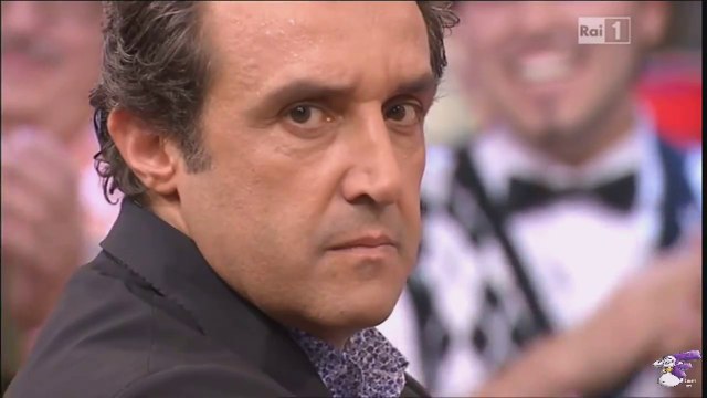 Flavio Insinna, il concorrente di Affari Tuoi e l'elettricista di fiducia...