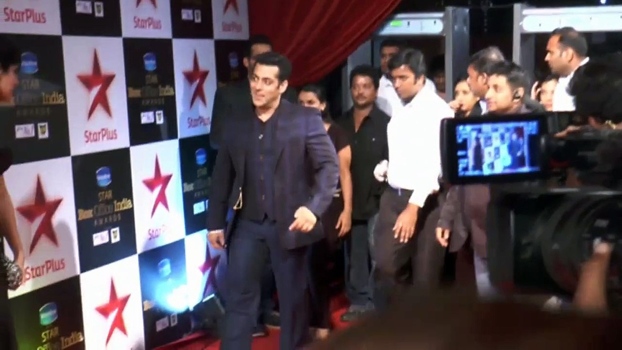 Salman invites PM Modi and SRK for sisters wedding