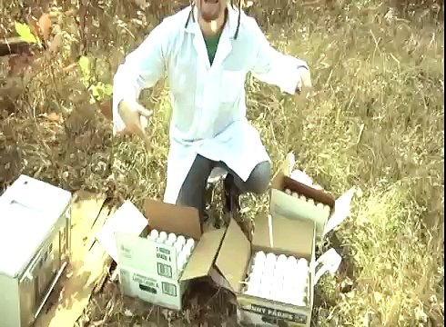 173 oeufs explosent au micro-ondes !