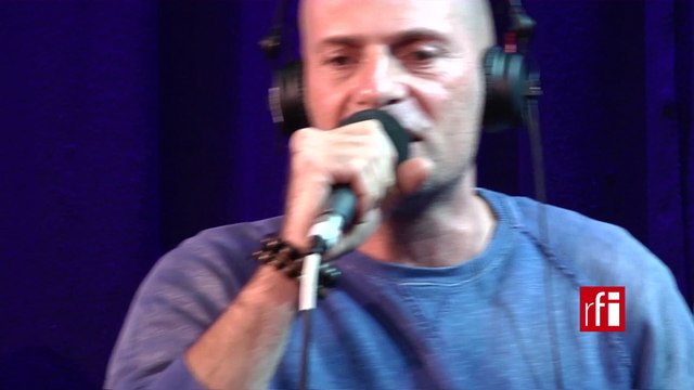 Akhenaton interprète «Mon texte le savon» en live dans Couleurs Tropicales sur #RFI