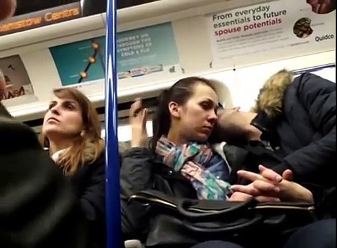 Les femmes regardent elles l'entrejambe des mecs ?