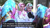 En Turquia... las mujeres no deben reir en publico