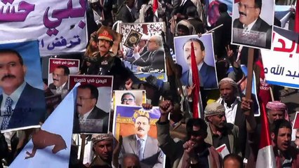 Xiitas armados protestam no Iêmen