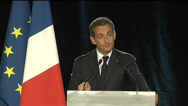 Sarkozy à Paris: La démocratie peut accepter la burqa, la République non