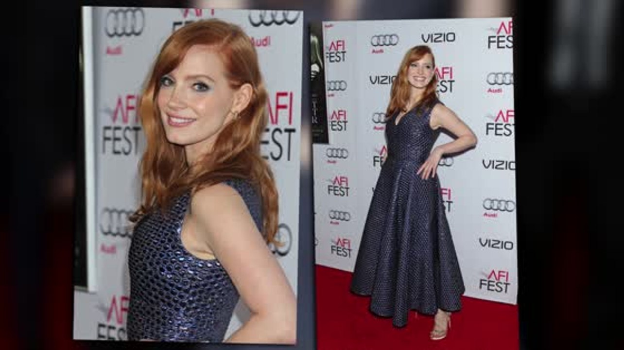 Jessica chastain leistet sich einen mode fauxpas bei der afi opening night gala