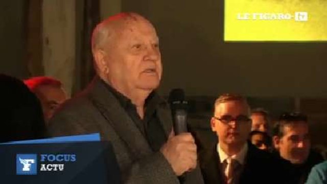 Mur de Berlin : Gorbatchev à Checkpoint Charlie