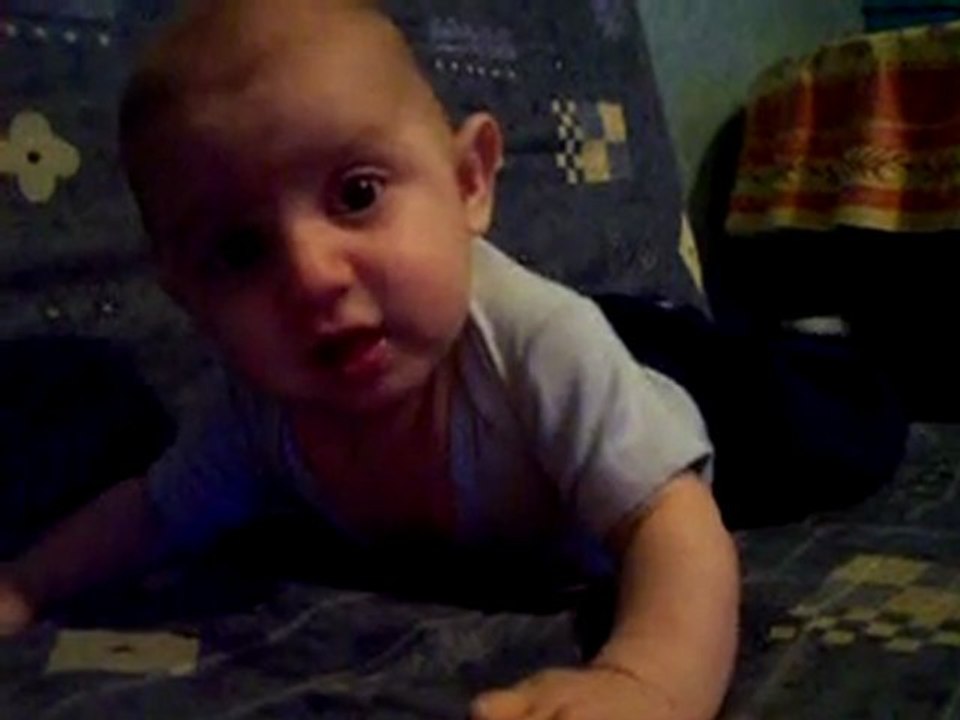 lucas qui fait ses pompes!!!2 lol