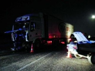 Afşin'de Tır ile Otomobil Çarpıştı: 2 Ölü, 1 Yaralı
