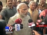 PM Modi cleans Assi Ghat in Varanasi, nominates Akhilesh, 8 others for Clean India drive - Tv9 Gujarati