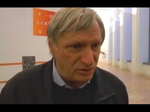 Napoli - Don Ciotti: L'antimafia e la legalità non siano solo slogan (07.11.14)