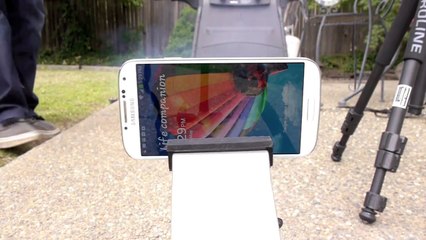 Samsung Galaxy S4 vs Chainsaw_ Destruction Test