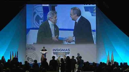 Florentino Pérez preside la tradicional entrega de insignias a los socios