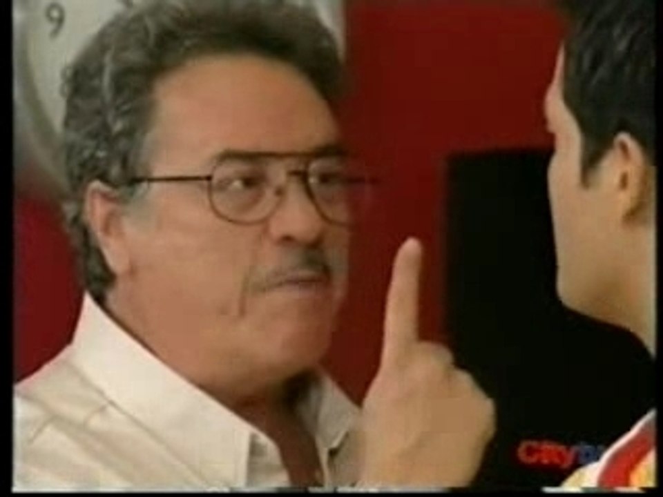 Nicolas averigua donde esta barbi