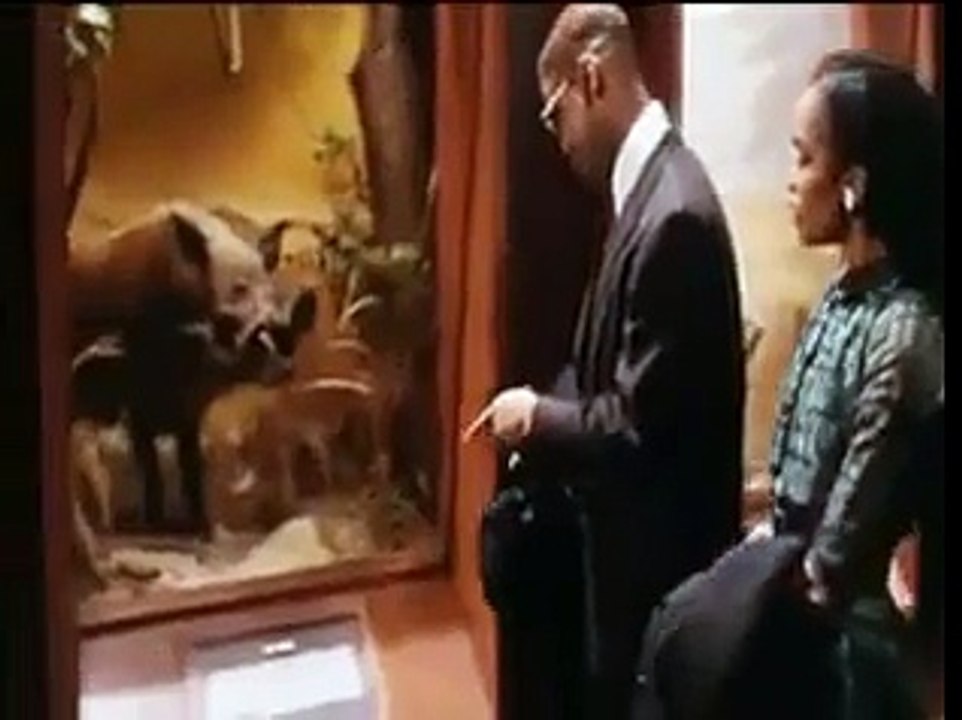 اسلام میں سور کا گوشت کھانا حرام کیوں ہے؟ جاننے کے لئے اس انگریزی فلم کا یہ حصہ دیکھیں جو ہماری معلومات کے مطابق اس فلم سے خارج کر دیا گیا تھا.