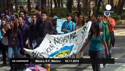 Mexico: tensions at missing students' protest