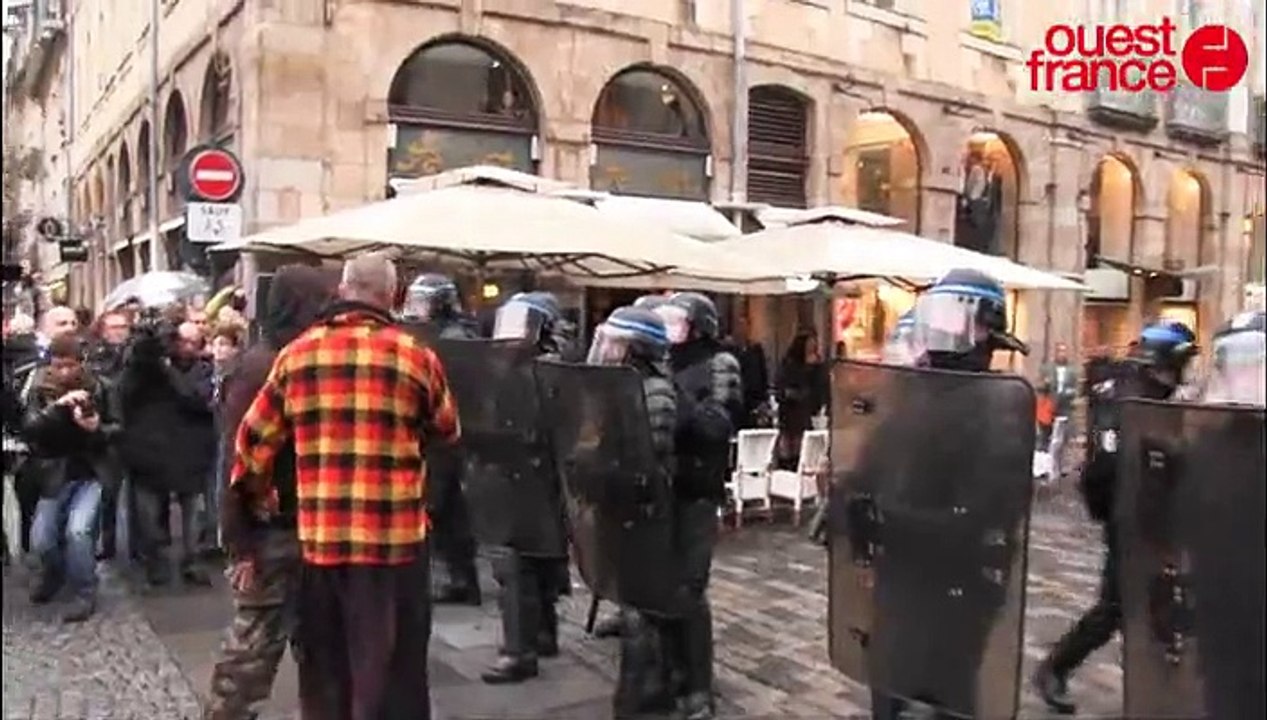 La manifestation à Rennes devient tendue en fin...