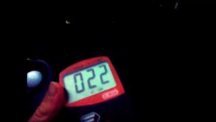 GTCPSS le roi des comparaisons, vous montre la lssd centralise de luminosite le soir dans son jardin!!