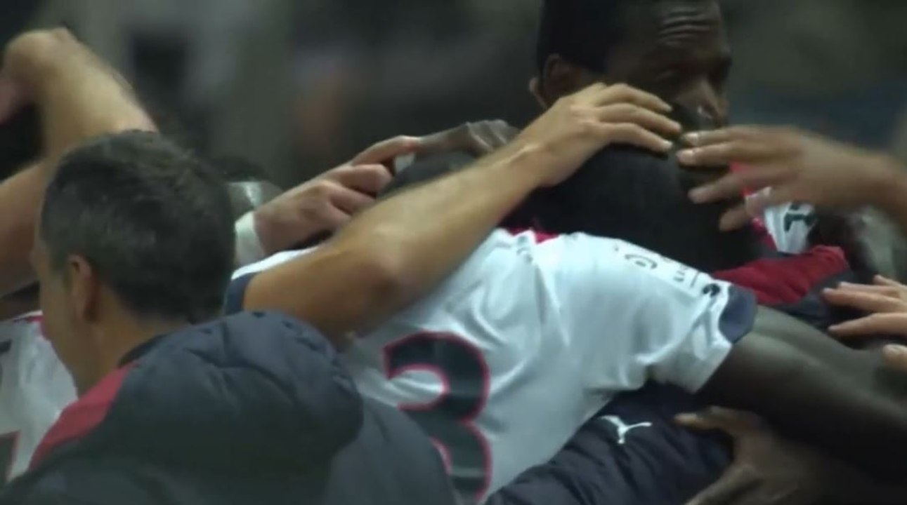 Les larmes de Willy Sagnol lors de Lens - Bordeaux