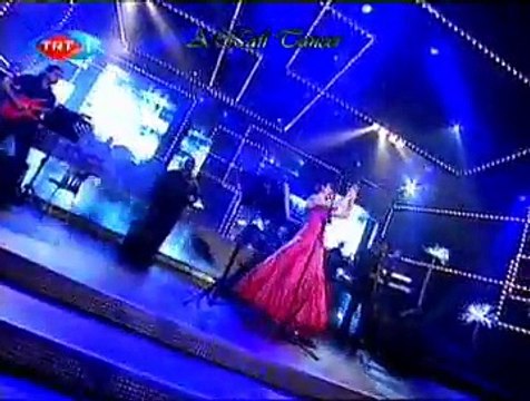 Funda ARAR *Benim İçin Üzülme*