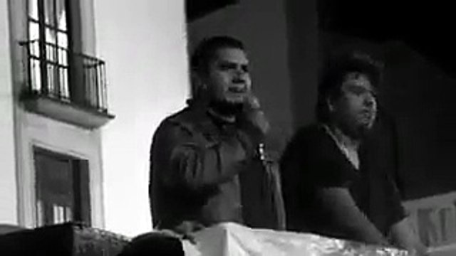 Esos si son huevos de cabron....... no somos frutttis ni pingüinossss