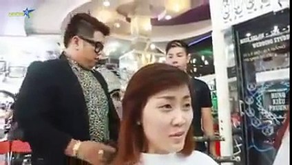 Ce coiffeur vous fera une coupe à l'aide d'un sabre de Samouraï !