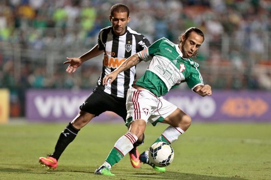 Na despedida do Pacaembu, Palmeiras perde para reservas do Galo