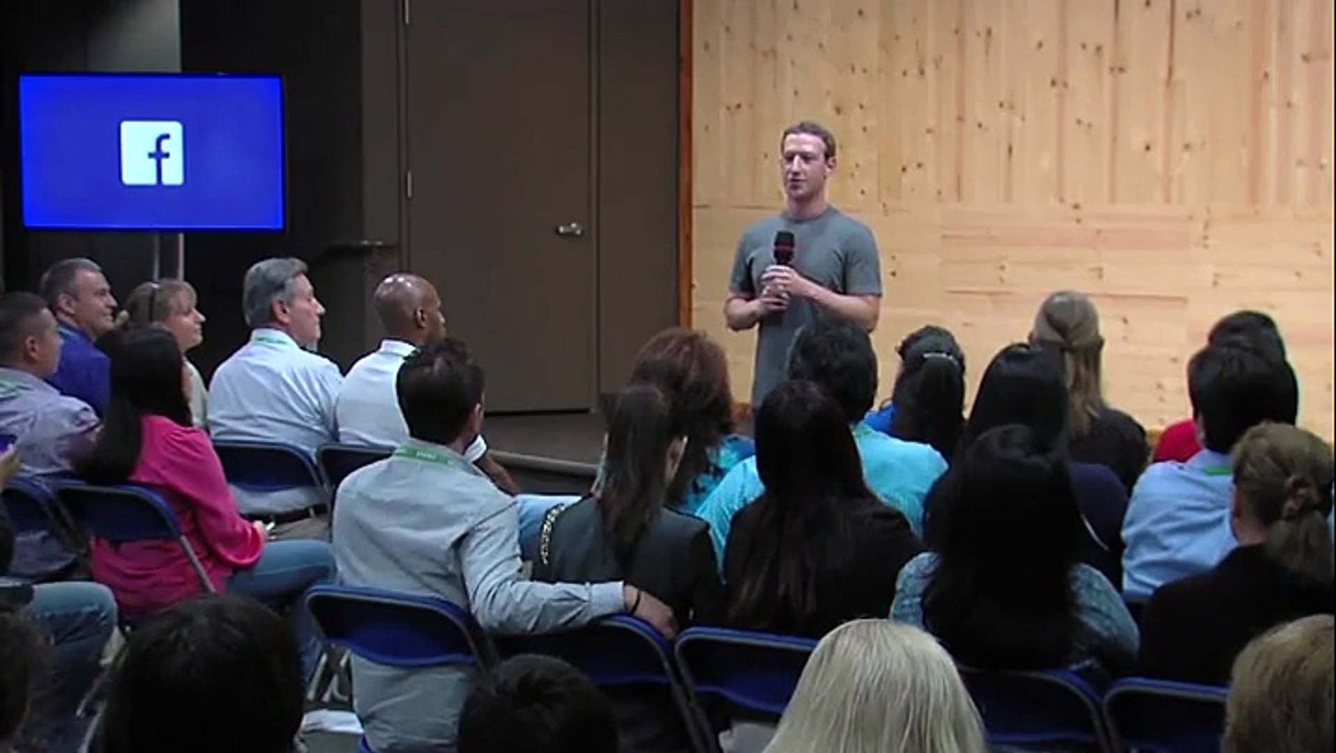 ⁣Why Does Mark Zuckerberg Wear the Same Shirt Everyday?