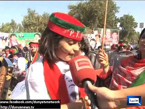 Women and children enthusiastically participate in PTI Rahim Yar Khan rally