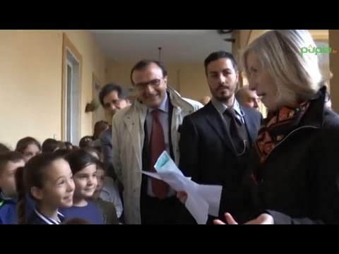 Napoli - Il ministro Giannini visita la Fondazione Quartieri Spagnoli (08.11.14)