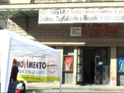 Napoli - Il MoVimento 5 Stelle a difesa del Teatro Trianon -1- (08.11.14)