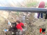 [+18 ~ Sexy Funny Girl]Kid fail crossing Pipe