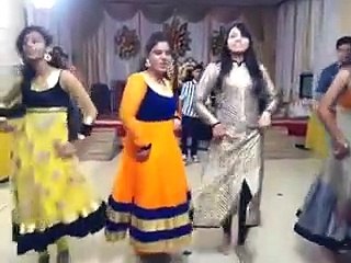 wOw Amazing Mehndi Dance