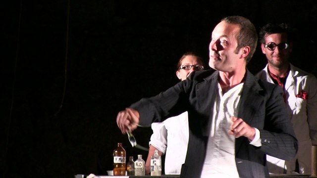 LA CONFERENCE - Bande annonce - théâtre de rue enflammé - spectacle de feu Akouma