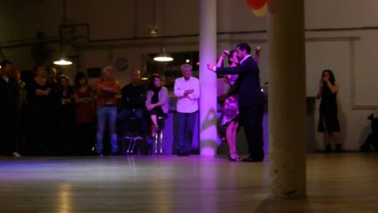 Démo (tango) de Maria Belén Giachello y Jorge Pahl à la Maquina Tanguera