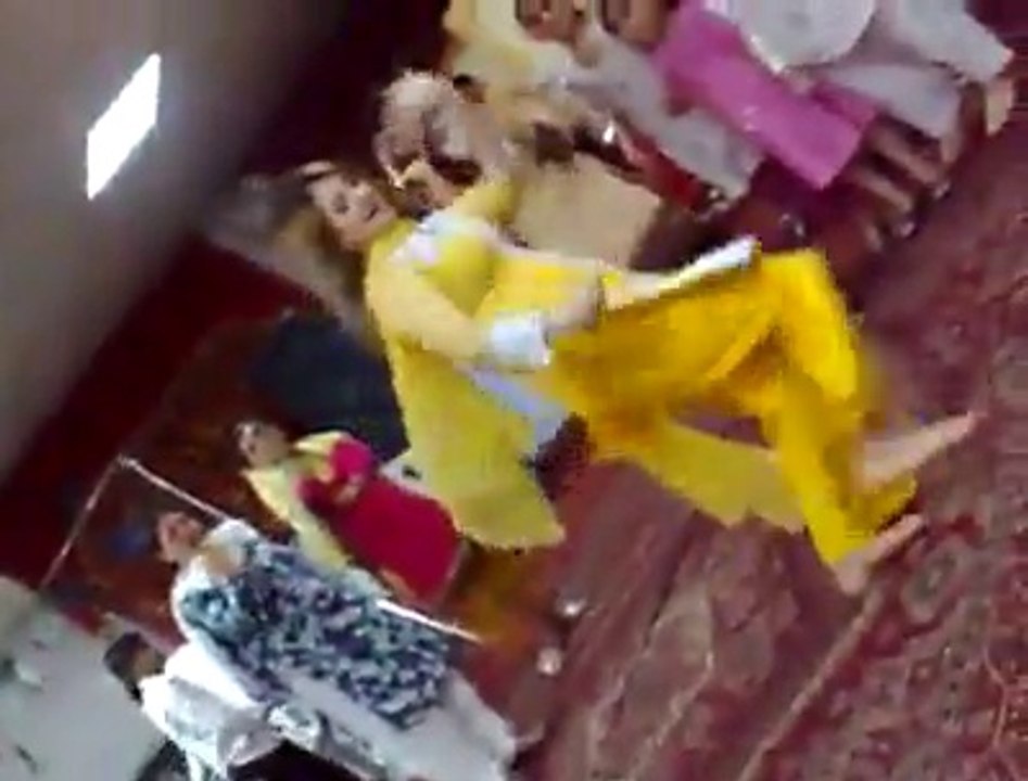 Home Made Sexy And Beautifull Girl Dance