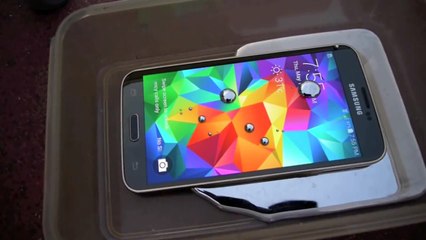 Samsung Galaxy S5 in Liquid Mercury Test